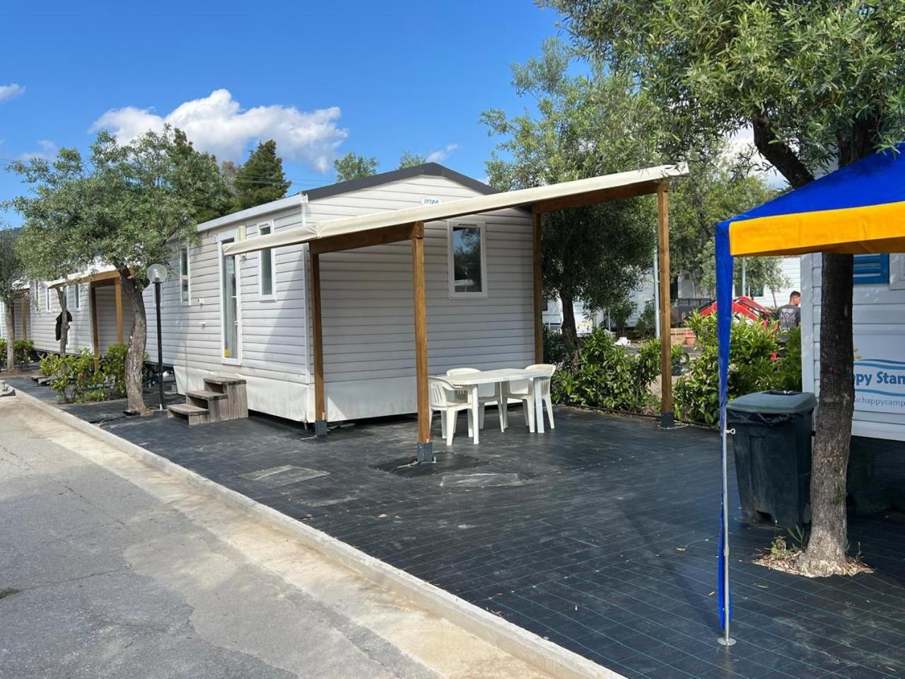 Happy Camp Mobile Homes In Castello Camping & Summer Resort Неос-Мармарас Экстерьер фото