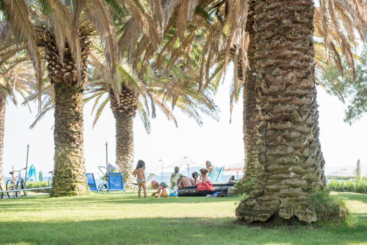 Happy Camp Mobile Homes In Castello Camping & Summer Resort Неос-Мармарас Экстерьер фото